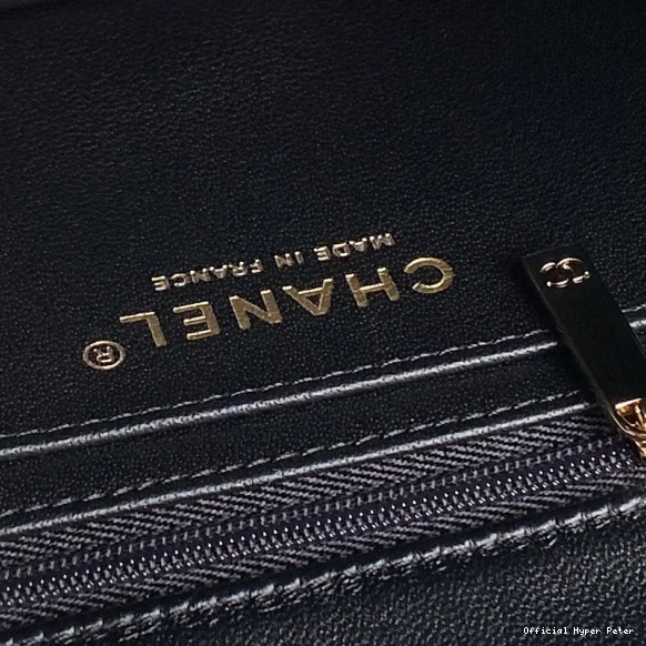 Hyper Peter Handbag CHANEL Handle Mini CHANELassic With Top 0814
